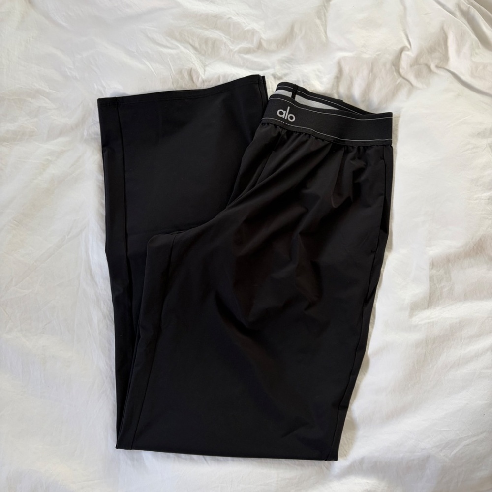 Alo Yoga Suit Up Trousers – Black